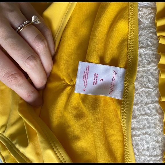 Yellow target swimsuit - Picture 3 of 5